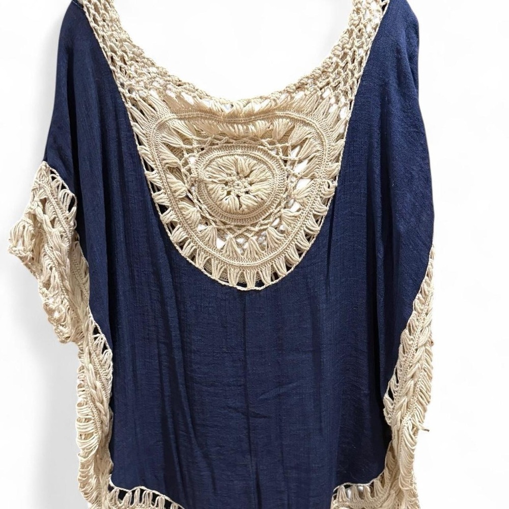 LA CLASS Crochet Cover Up - Picture 2 of 3